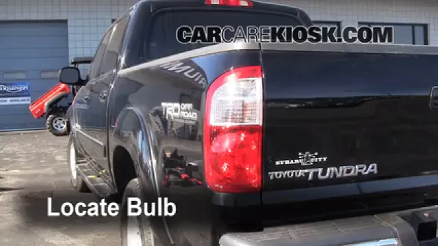 2006 Toyota Tundra SR5 4.7L V8 Crew Cab Pickup Éclairage Feu clignotant arrière (remplacer l'ampoule)
